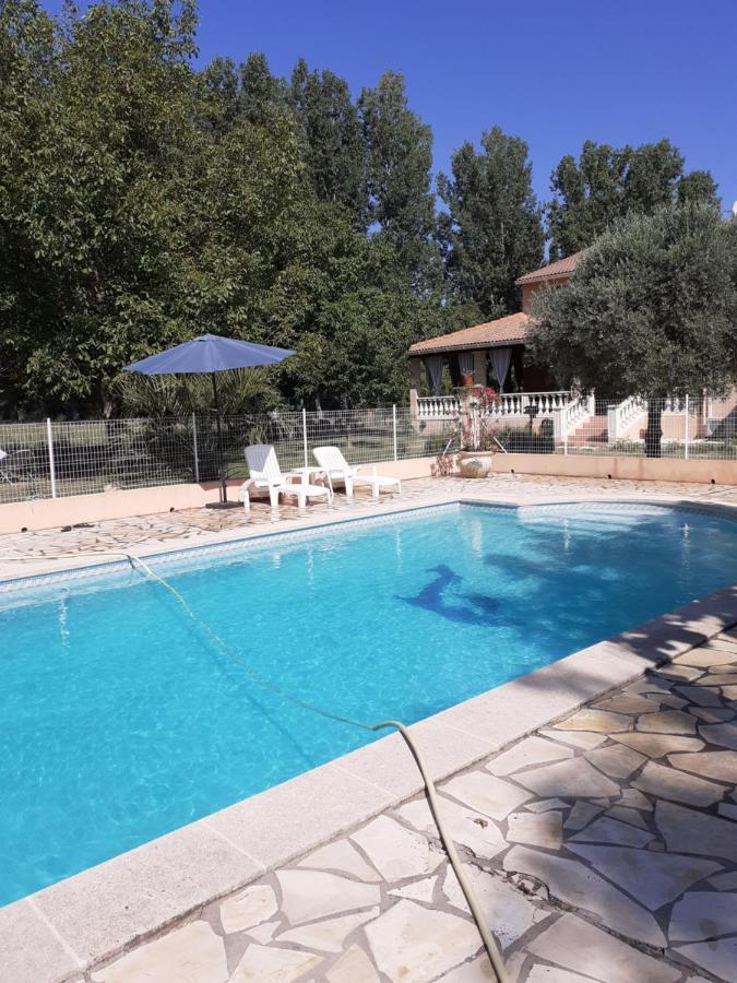 B&B Et Gite D'Ayran Saint-Quentin-la-Poterie Luaran gambar
